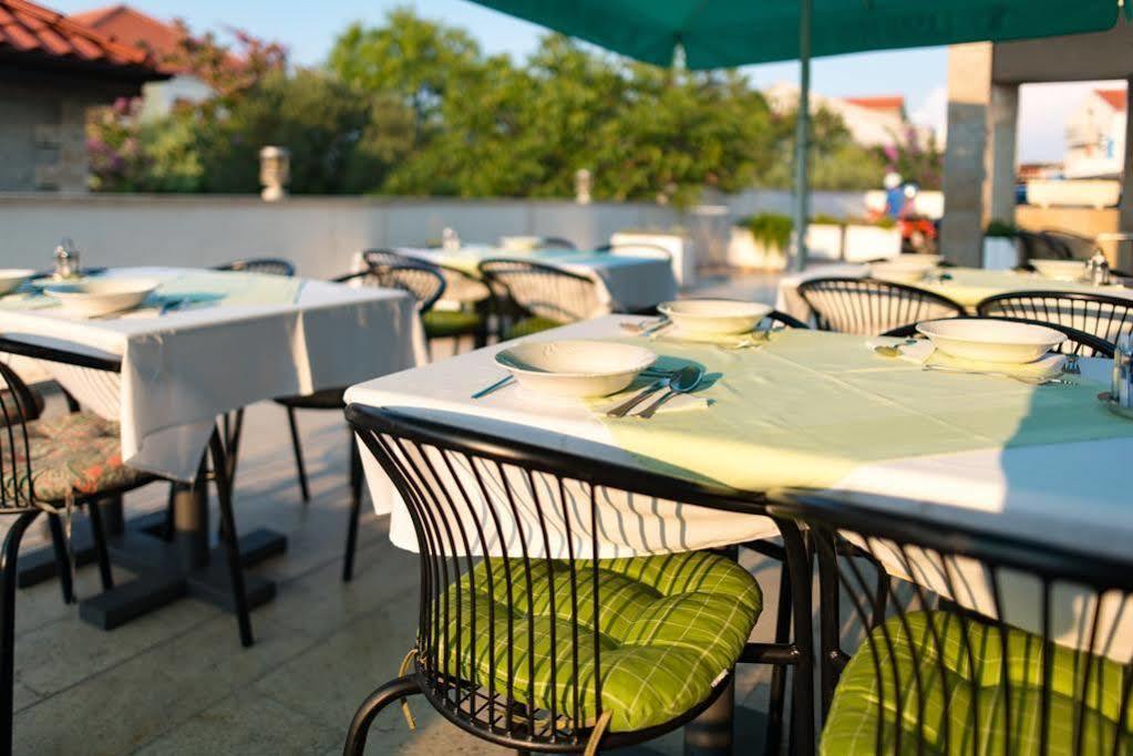Downtown Private Rooms Mandic Supetar Ngoại thất bức ảnh
