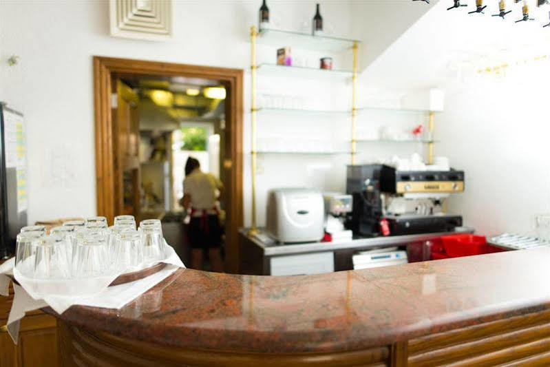 Downtown Private Rooms Mandic Supetar Ngoại thất bức ảnh