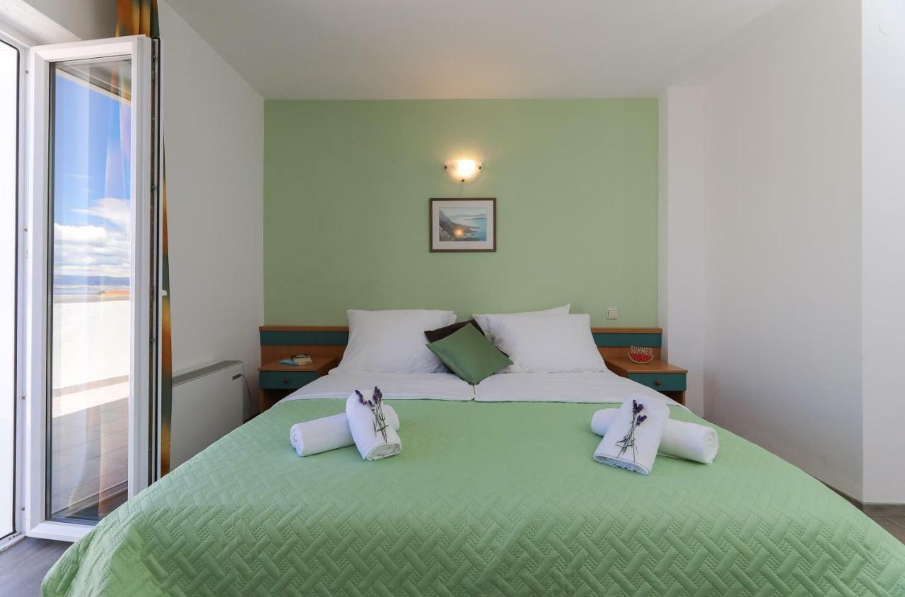 Downtown Private Rooms Mandic Supetar Ngoại thất bức ảnh
