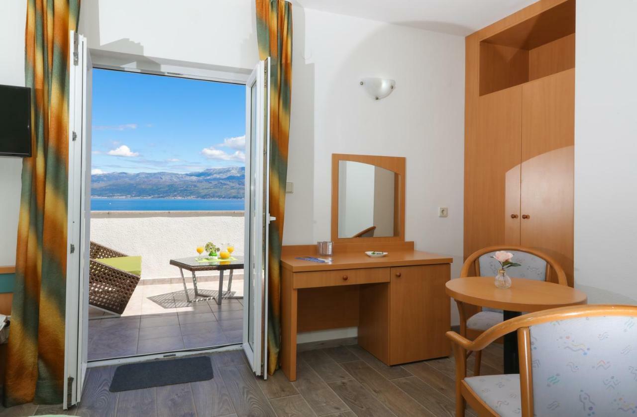 Downtown Private Rooms Mandic Supetar Ngoại thất bức ảnh